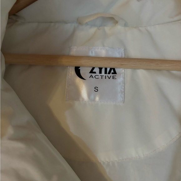 Zyia Active Jacket - Picture 3 of 6